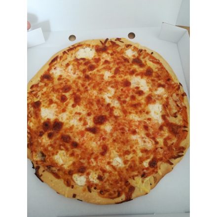 13. Négysajtos (Paradicsomos alap, trappista, füstölt sajt, feta, mozzarella, oregánó)